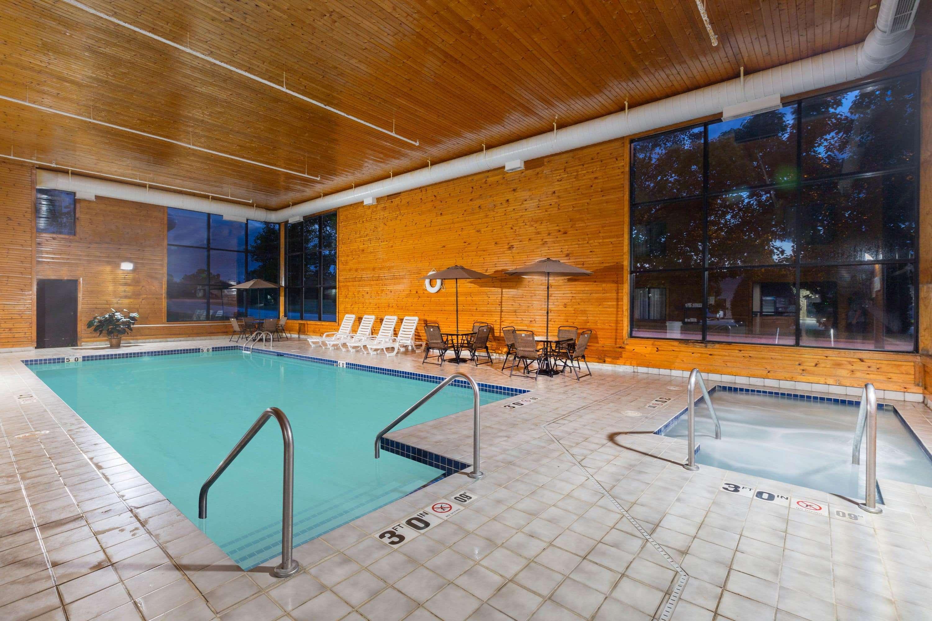 Baymont Inn & Suites By Wyndham Mukwonago Eksteriør bilde